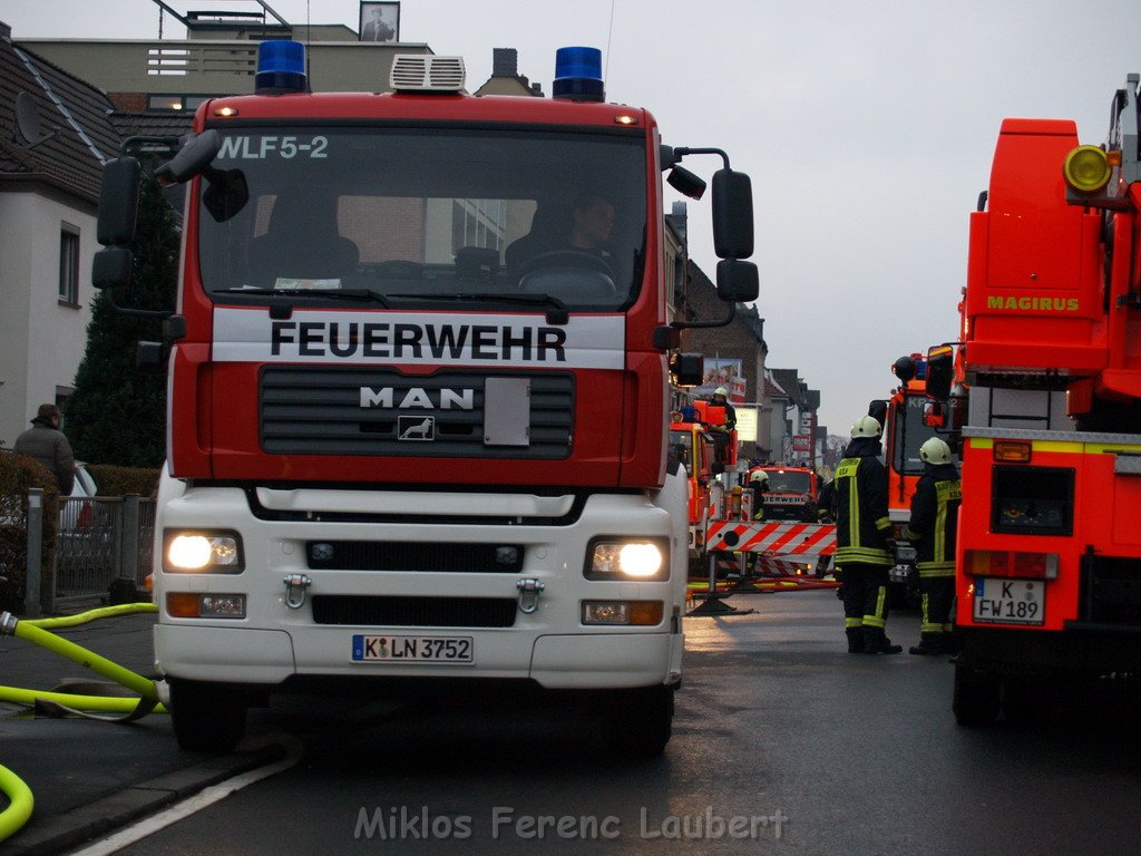 Brand Koeln Dellbrueck Bergisch Gladbacherstr   P413.JPG